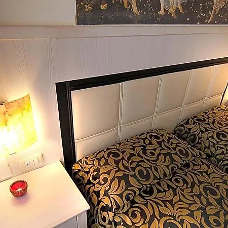 Couette-café Florence Room B&B 3*
